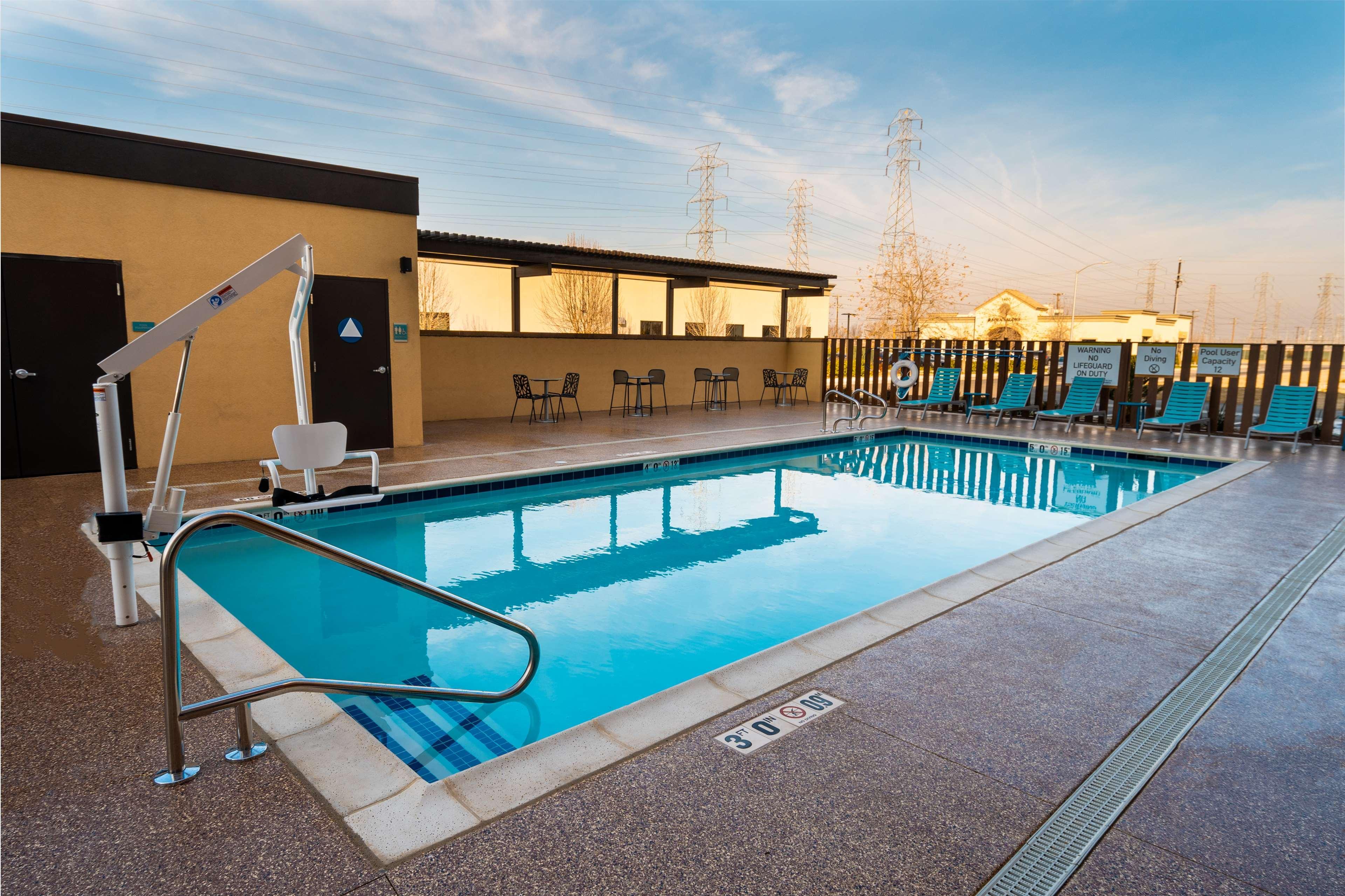 Home2 Suites Bakersfield Exteriér fotografie