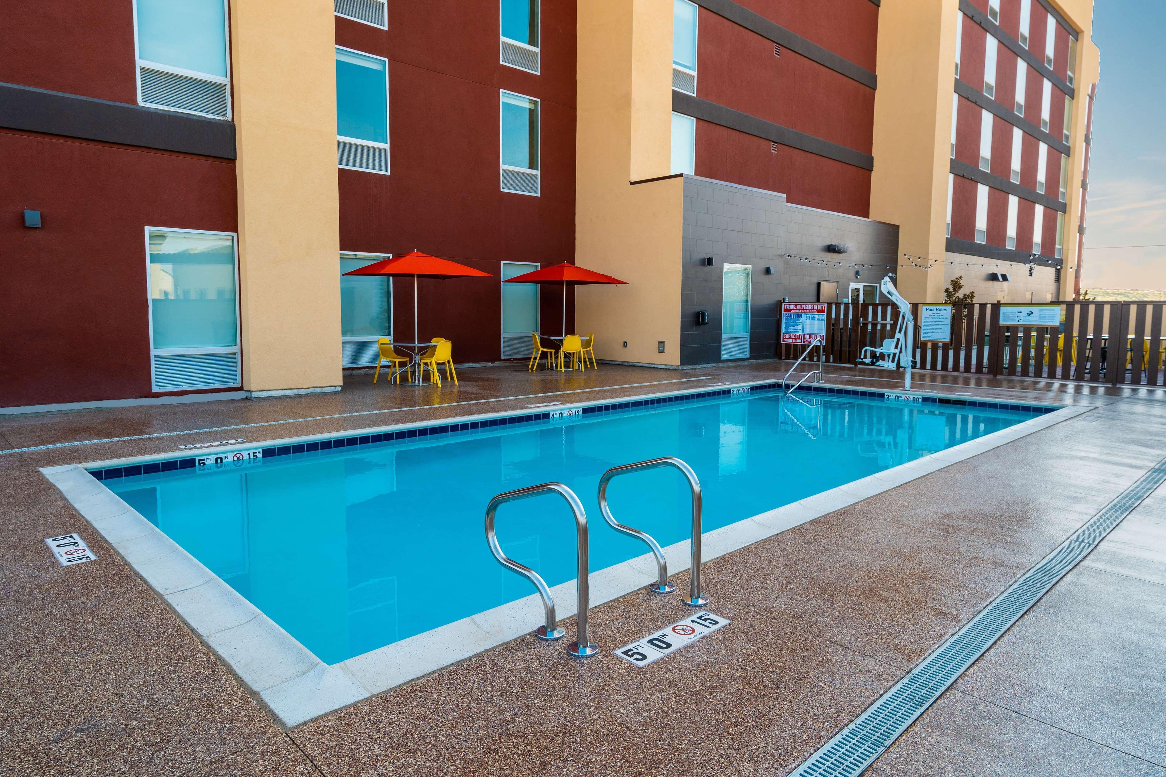 Home2 Suites Bakersfield Exteriér fotografie